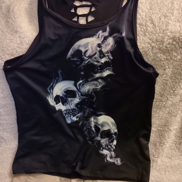Large Skull Tank - Picture 1 of 2